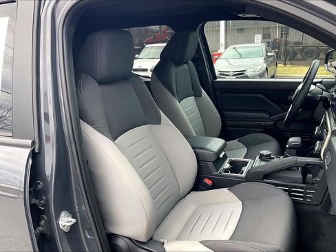 Used 2025 Toyota Tacoma TRD Off-Road image 9