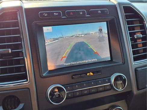 Used 2020 Ford Expedition XLT image 7