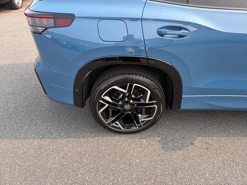 Used 2025 Volkswagen Tiguan SEL R-Line AWD/4WD image 23