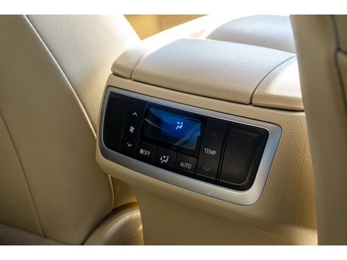 Used 2017 Toyota Highlander XLE image 22