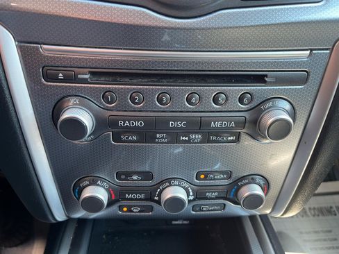 Used 2019 Nissan Pathfinder SL AWD/4WD image 20