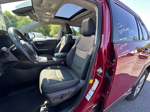 Used 2022 Toyota RAV4 XLE w/ Convenience Package AWD/4WD image 21