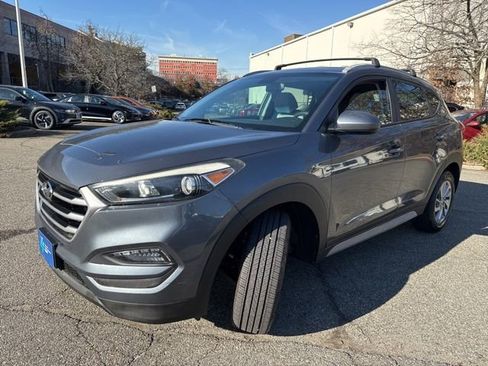 Used 2017 Hyundai Tucson SE image 3