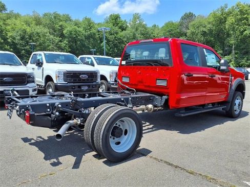 New 2025 Ford F550 4x4 Crew Cab image 6