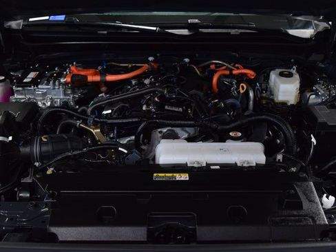 Used 2025 Toyota Tacoma Trailhunter image 35