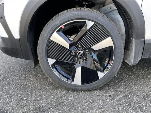 New 2026 Nissan Kicks SR FWD image 8