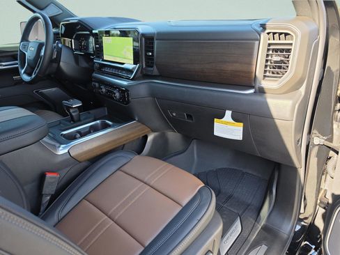 New 2026 Chevrolet Silverado 1500 High Country AWD/4WD image 14