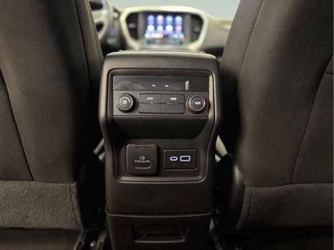 Used 2023 GMC Acadia SLE w/ Driver Convenience Package AWD/4WD image 29