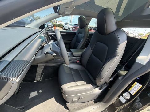 Used 2023 Tesla Model Y Long Range AWD/4WD image 19