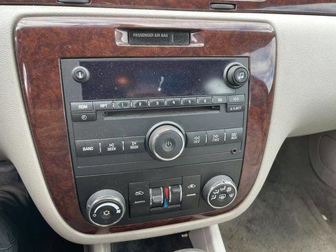 Used 2010 Chevrolet Impala LT FWD image 36