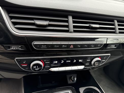Used 2019 Audi Q7 3.0T Prestige w/ Prestige Package image 28