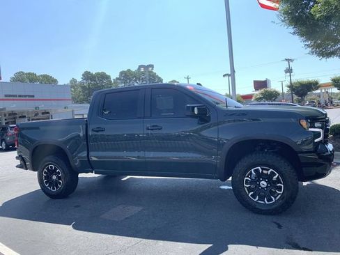 Used 2025 Chevrolet Silverado 1500 ZR2 w/ Technology Package AWD/4WD image 9