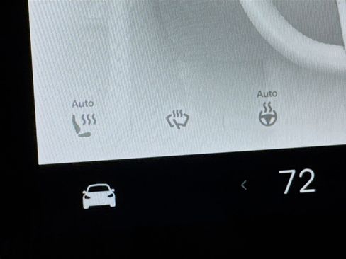 Used 2022 Tesla Model Y Performance image 4