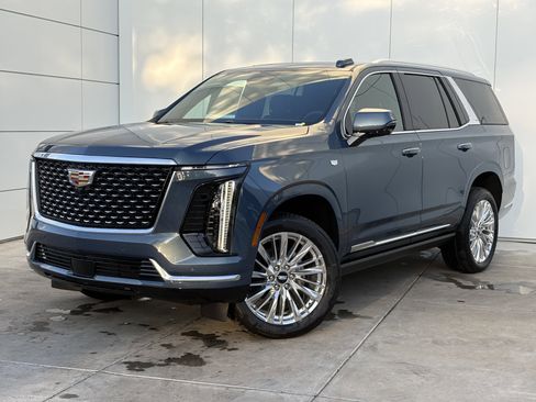 New 2026 Cadillac Escalade Luxury image 2