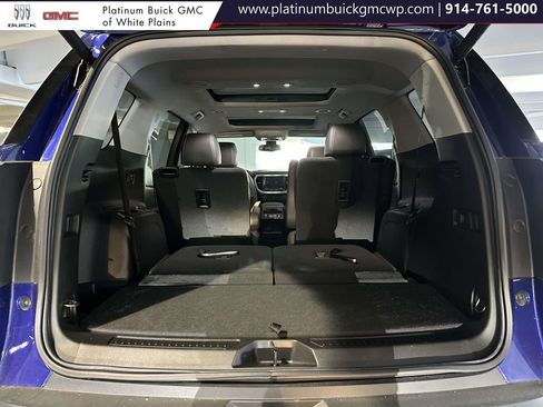 Used 2023 GMC Acadia SLT w/ Elevation Edition image 19