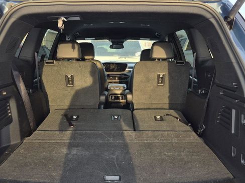 Used 2025 Buick Enclave Preferred image 5