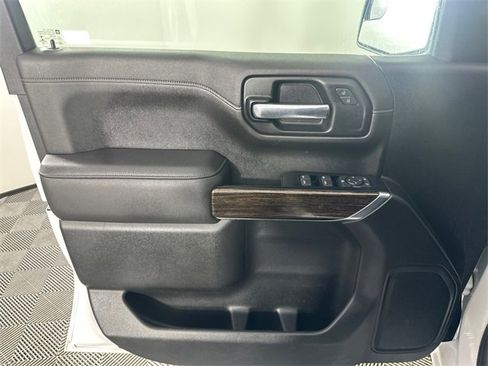 Used 2019 GMC Sierra 1500 SLE w/ SLE Value Package image 16