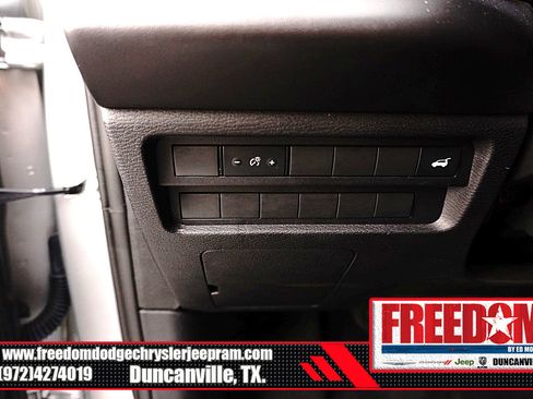 Used 2024 Mitsubishi Outlander SE image 26