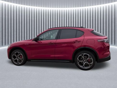 Used 2024 Alfa Romeo Stelvio Veloce AWD/4WD image 11