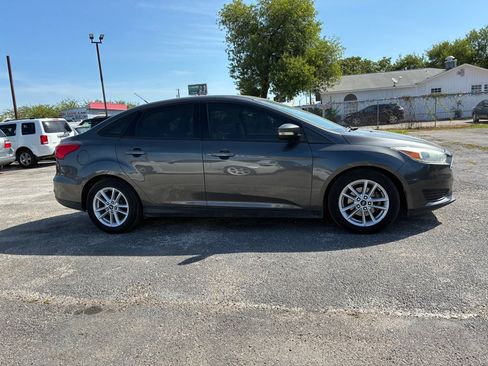 Used 2015 Ford Focus Titanium FWD image 5