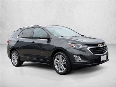 Used 2018 Chevrolet Equinox LT FWD image 3