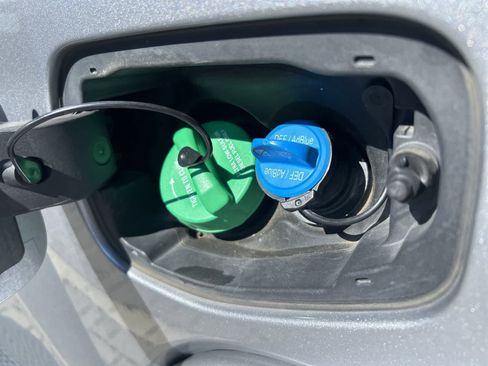 Used 2021 Jeep Gladiator Overland w/ Popular Equipment Package image 26