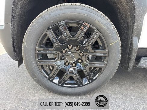 Used 2025 Chevrolet Silverado EV LT w/ LPO, Dark Package Plus image 21