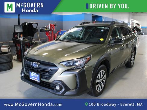 Used 2024 Subaru Outback Premium image 1