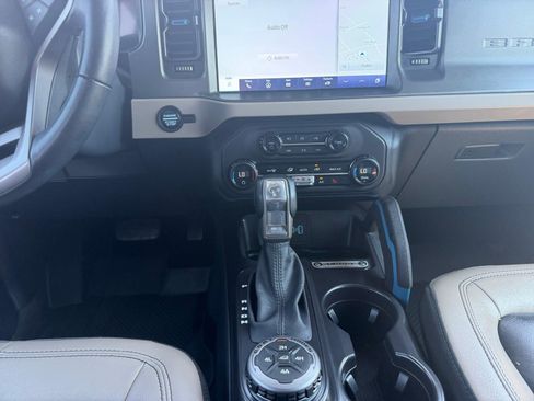 Certified 2024 Ford Bronco Wildtrak AWD/4WD image 14