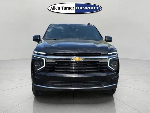 New 2026 Chevrolet Suburban LS RWD image 2