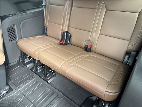 New 2026 Chevrolet Suburban High Country RWD image 37