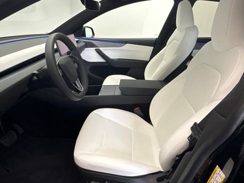 Used 2026 Tesla Model Y AWD image 18