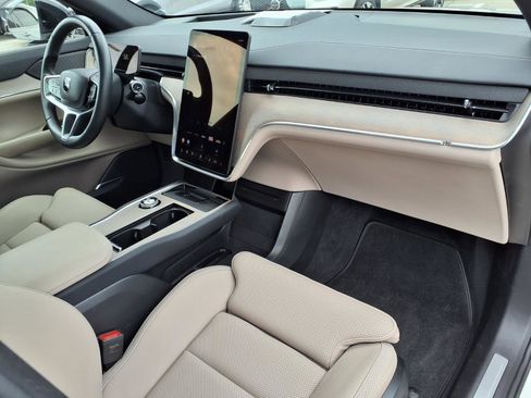 Certified 2025 Volvo EX90 Ultra AWD/4WD image 10