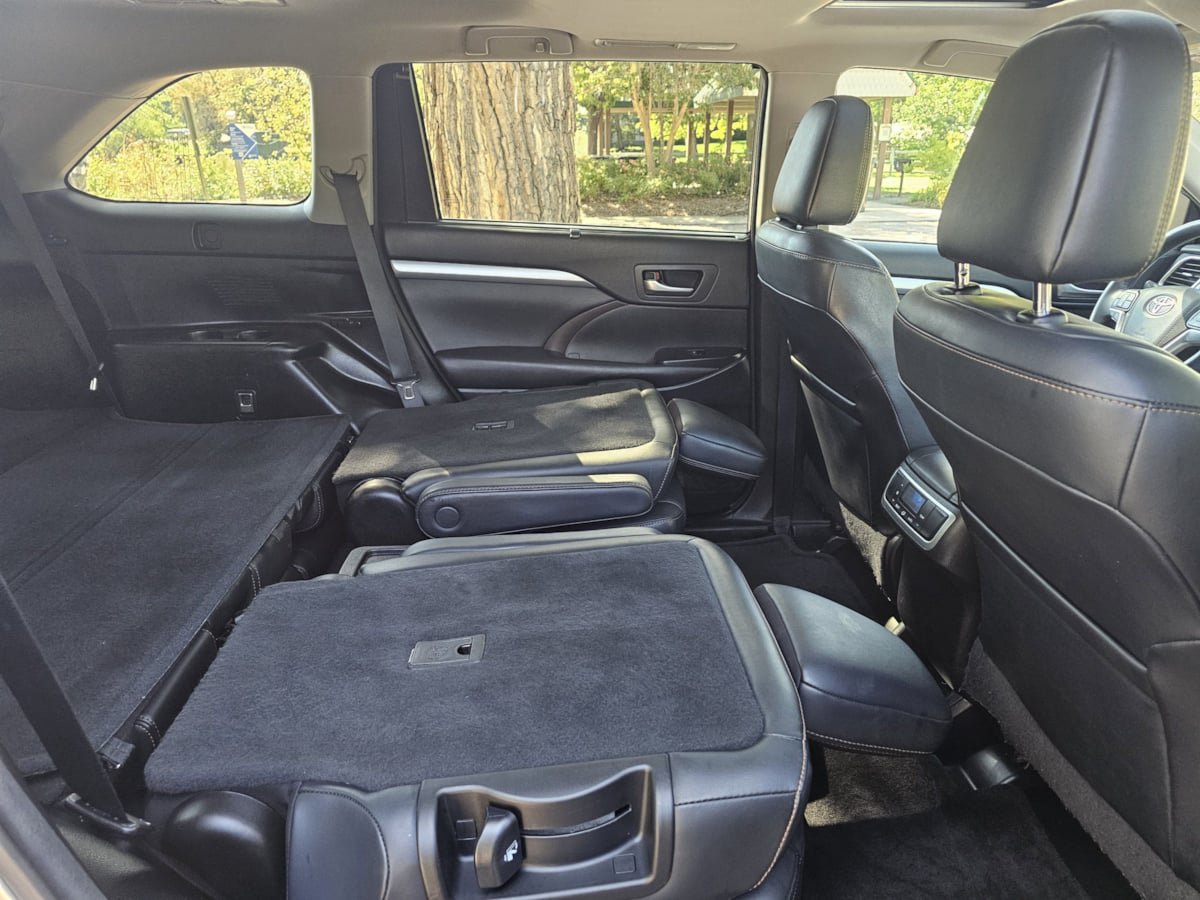 Used 2016 Toyota Highlander XLE AWD/4WD image 43