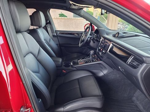 Used 2024 Porsche Macan w/ Premium Plus Package image 61