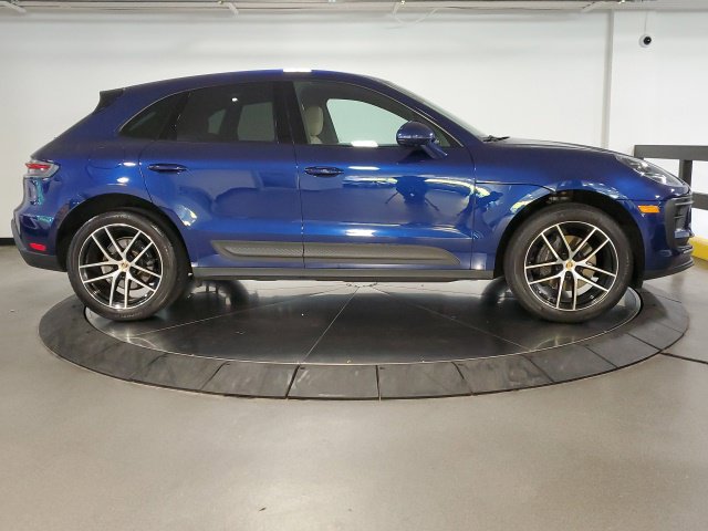 Used 2023 Porsche Macan AWD/4WD image 10