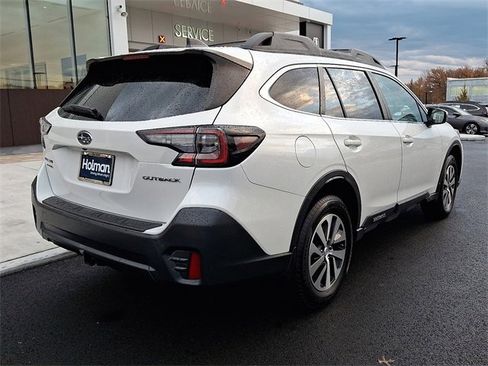 Used 2021 Subaru Outback Premium image 8