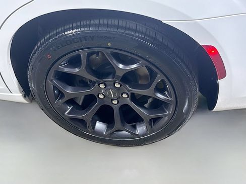Used 2019 Chrysler 300 S RWD image 28