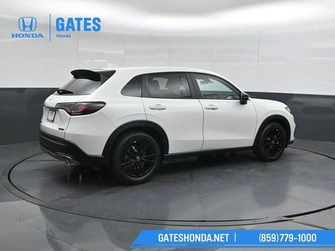 New 2027 Honda HR-V Sport image 2