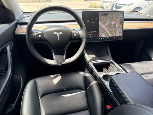 Used 2021 Tesla Model Y Long Range AWD/4WD image 18