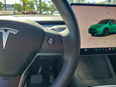 Used 2023 Tesla Model Y Long Range image 19