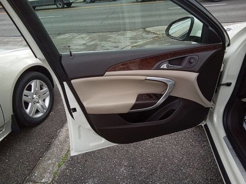 Used 2012 Buick Regal Premium image 12