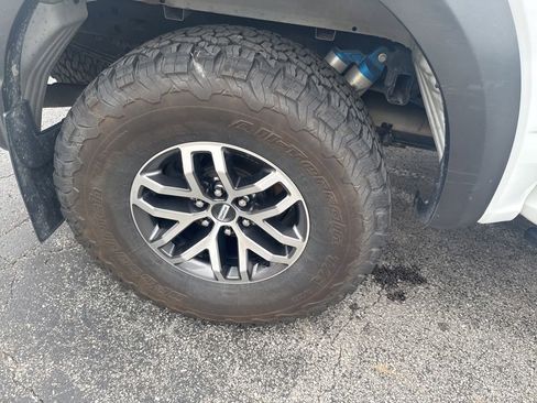 Used 2018 Ford F150 Raptor w/ Equipment Group 802A Luxury AWD/4WD image 47