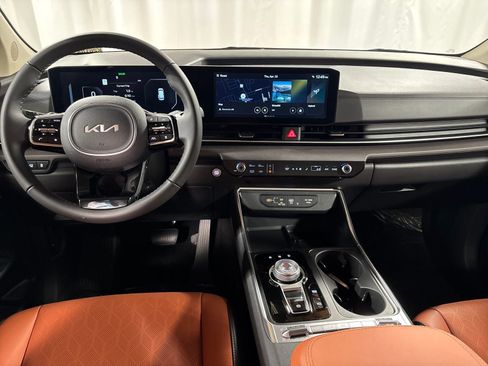 New 2026 Kia Carnival SX FWD image 4