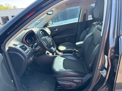 Used 2018 Jeep Compass Trailhawk w/ Cold Weather Group AWD/4WD image 5