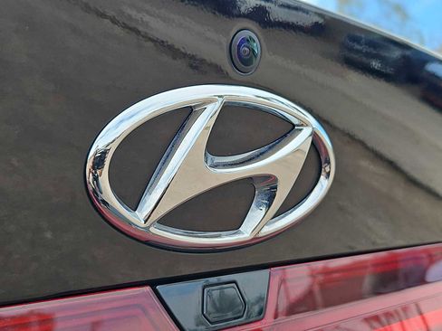 Used 2023 Hyundai Elantra Blue FWD image 11