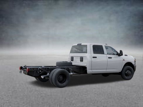 New 2025 RAM 3500 Tradesman AWD/4WD image 4