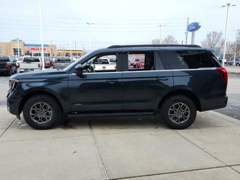 New 2026 Ford Expedition Active image 5