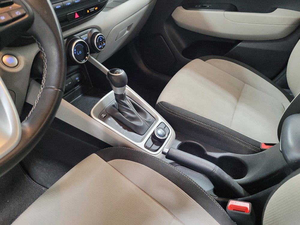 Used 2024 Hyundai Venue SEL FWD image 26