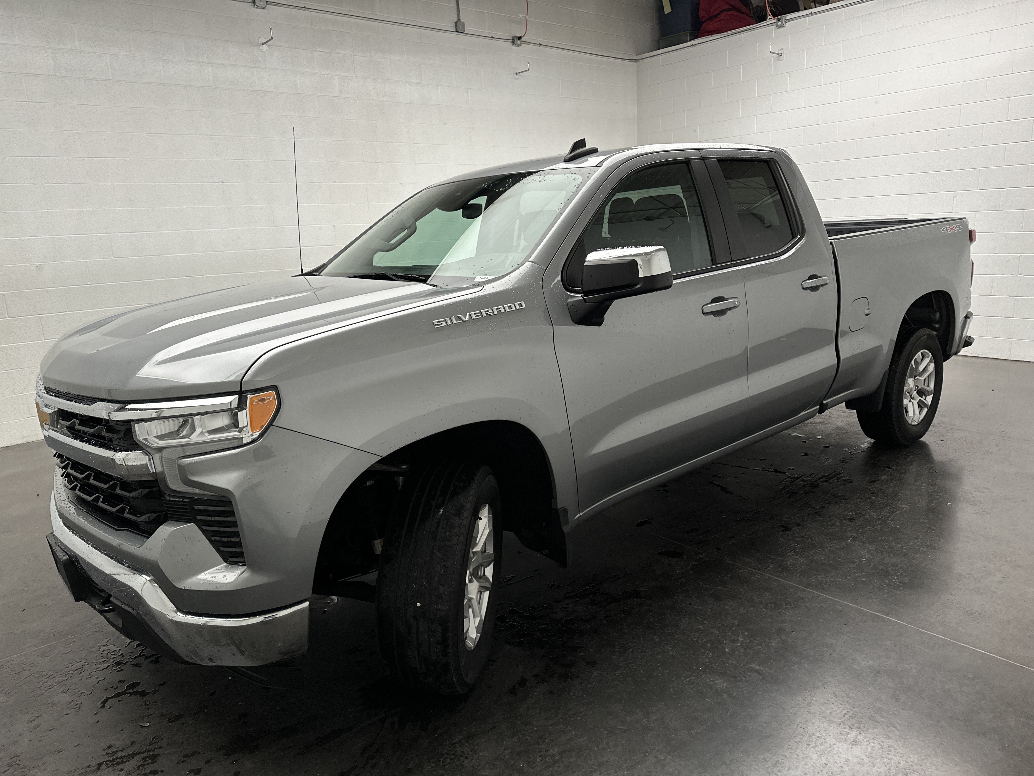 Used 2024 Chevrolet Silverado 1500 LT AWD/4WD image 4